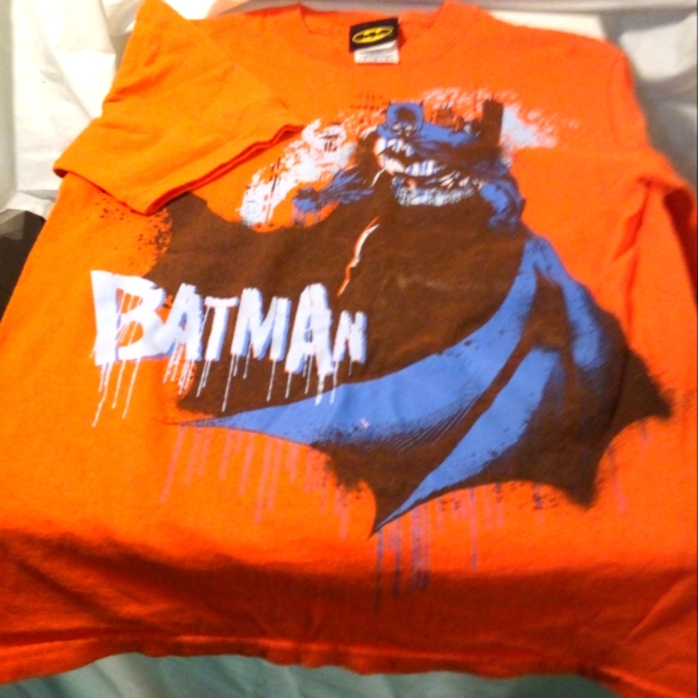 Batman boy's small tee shirt